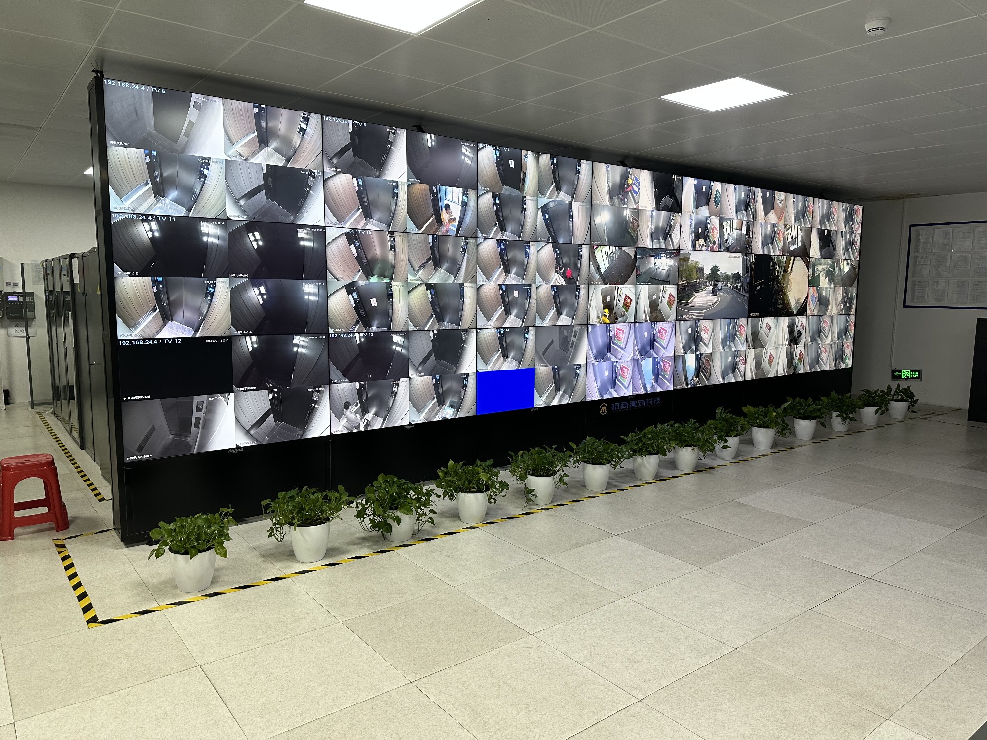 廣龍鑫商業(yè)成功的隱形守護(hù)者——監(jiān)控系統(tǒng)的核心作用